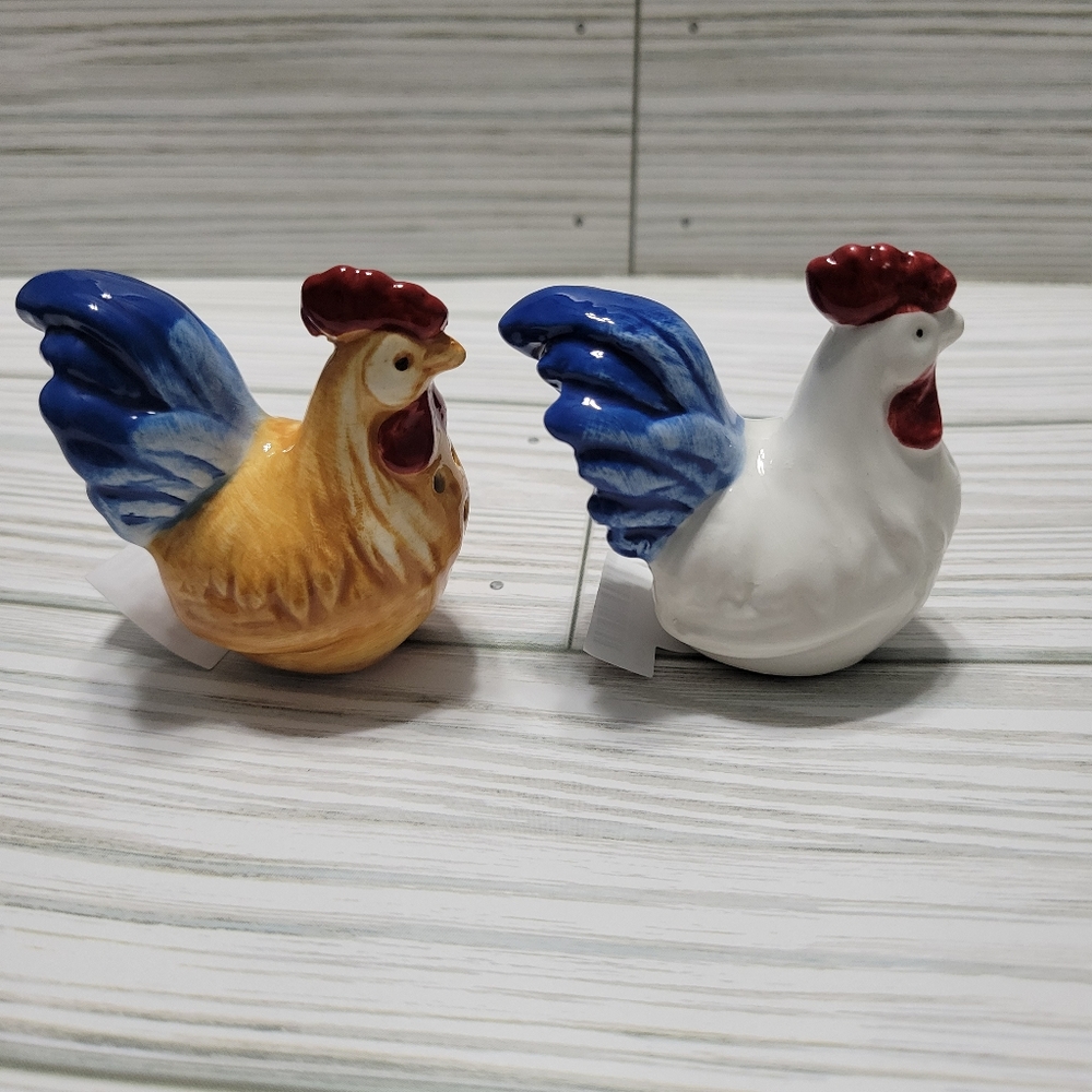 Colorful Farmhouse Rooster Salt and Pepper Shakers, big blue feather tails  NEW